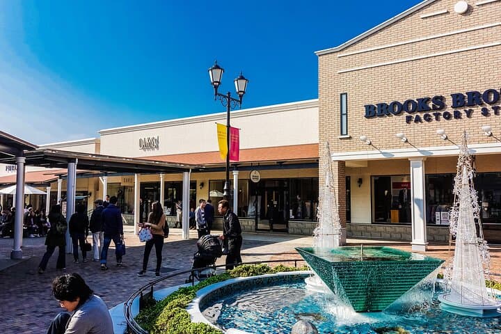 Private Shopping Tour from Osaka to Kobe Sanda Premium Outlets