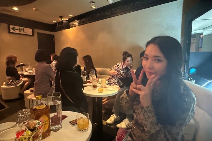 Nightlife Tour in Yokohama and Kannai with Bar Hopping and Drinks