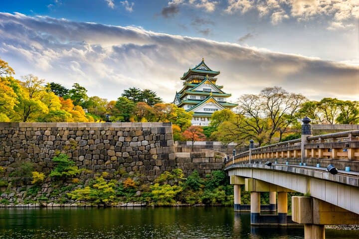 Osaka Private Tour with English-Speaking Driver