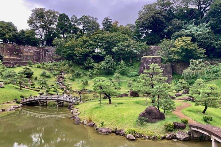 Private walking Tour: A Kanazawa Garden Exploration