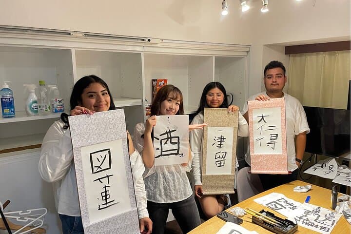 Tokyo Calligraphy /Authentic/Traditional Experience in Japan