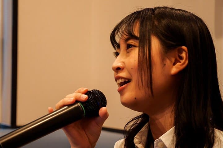 Osaka Karaoke room for 1 Hour with All You Can Drink