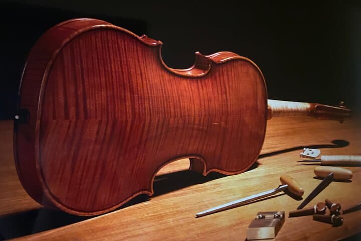Violin Workshop Tour from Nagoya with English Guide