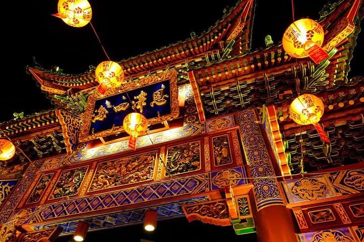 Yokohama Half Day Walking Tour with an Expert Local Guide