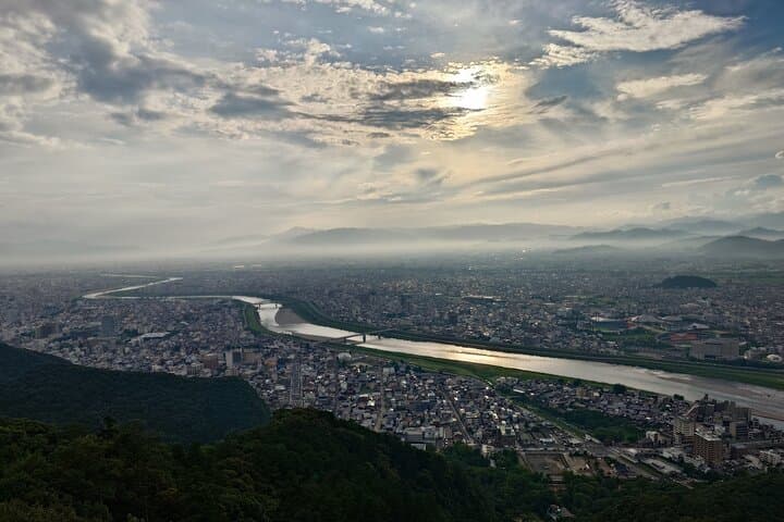 Day Trip Gifu Highlight Tour by Public Transportation from Nagoya