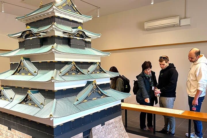 Tokyo Castle & Imperial PalaceーShogun Walking Tour