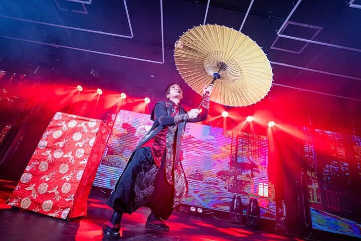 Osaka: High-Energy Japanese Variety Night Show (English MC)
