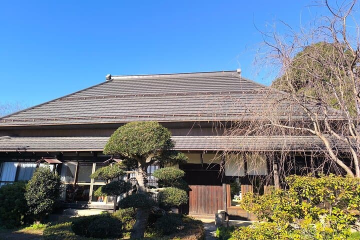 Making wooden iPhone cases in a 200-year-old Japanese house