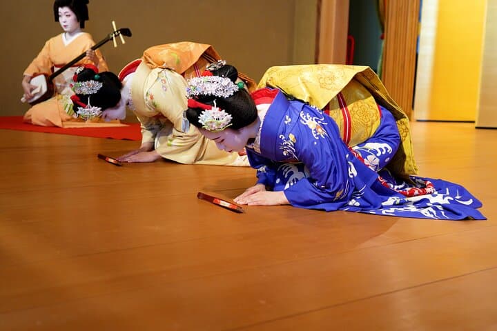 KYOTO:Authentic Maiko Show & Dinner with free-flowing drinks