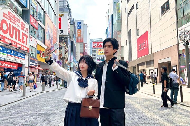 Stroll Akihabara in Japanese School Uniform