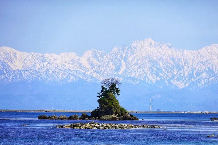 Amaharashi Coast & Shokawa Cruise from Kanazawa