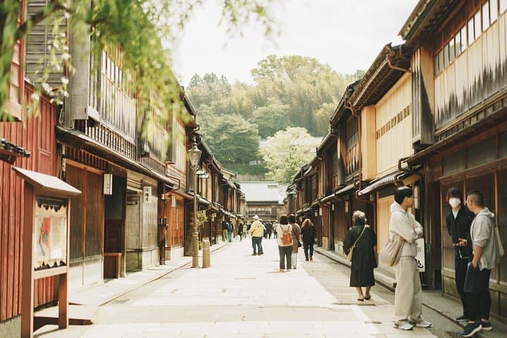 Kanazawa Art Walk Creative Worlds and Hidden Corners