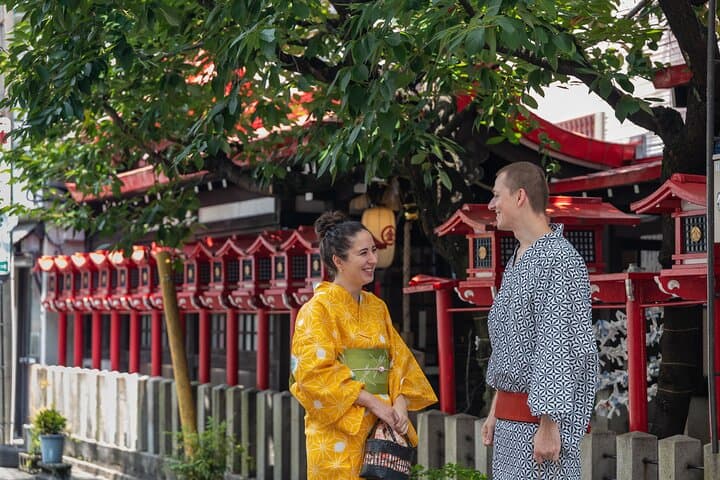 With AI Translation Kimono Stroll in Shikemichi and EndojiStreets
