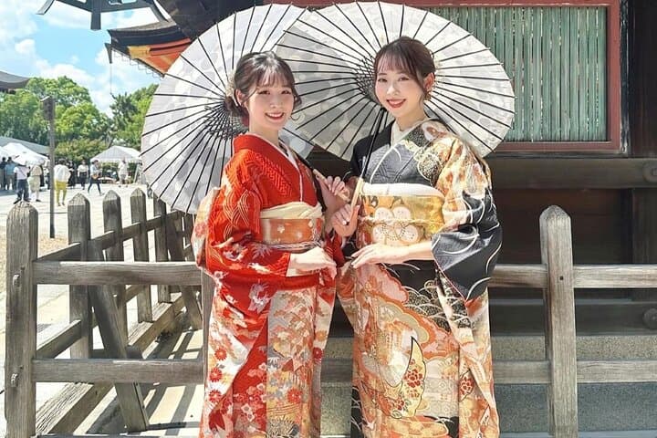 Kanazawa: Family-Friendly Kimono & Yukata Experience at WARGO