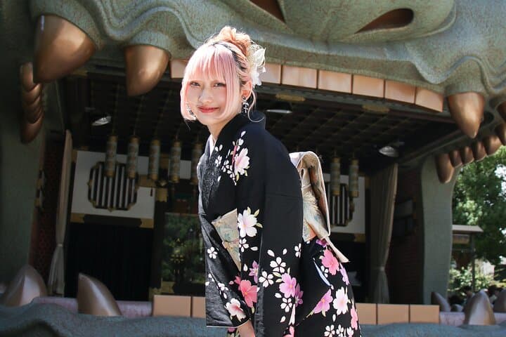 Osaka: Family-Friendly Kimono & Yukata Experience at WARGO