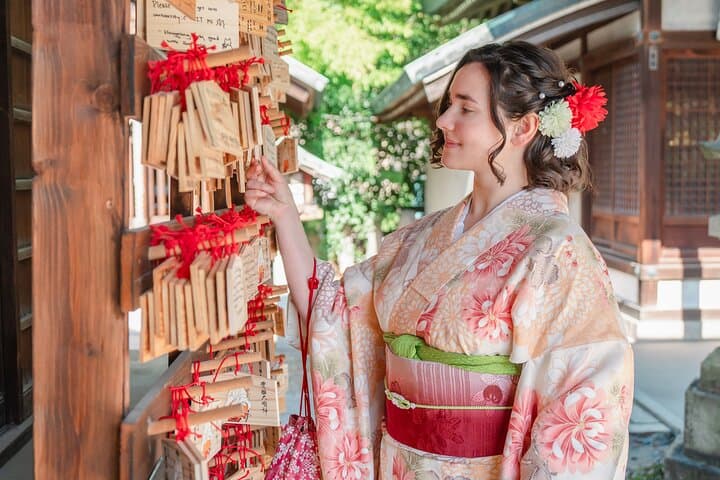 1-Day Kimono Experience in Osaka – Enjoy Day & Night