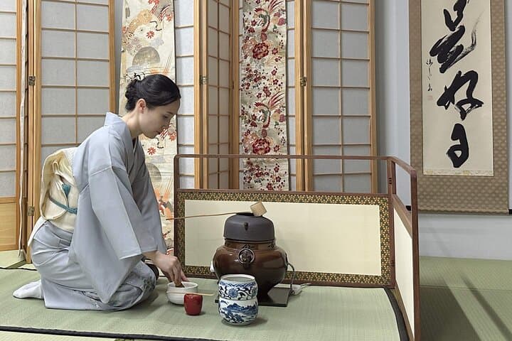 Osaka Shinsaibashi: Authentic Japanese Tea Experience