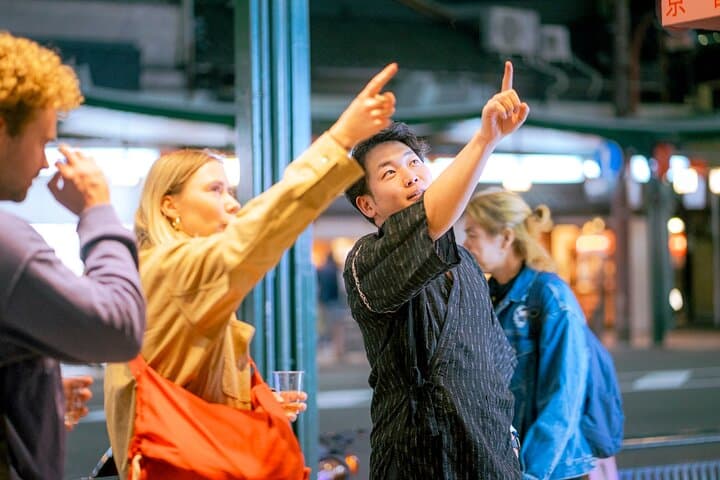 Geisha District Walk: Premium Whisky, Sake & Gion Highlights