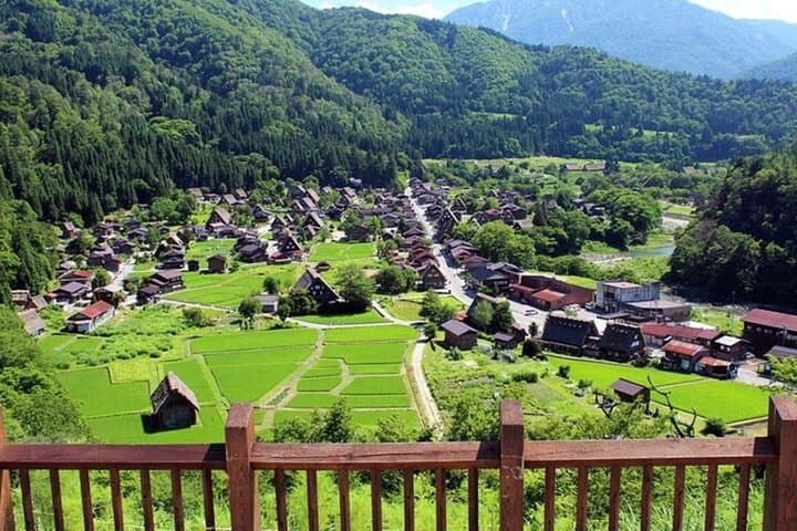 Shirakawa-go Gassho Village and Takayama Culture Day Trip