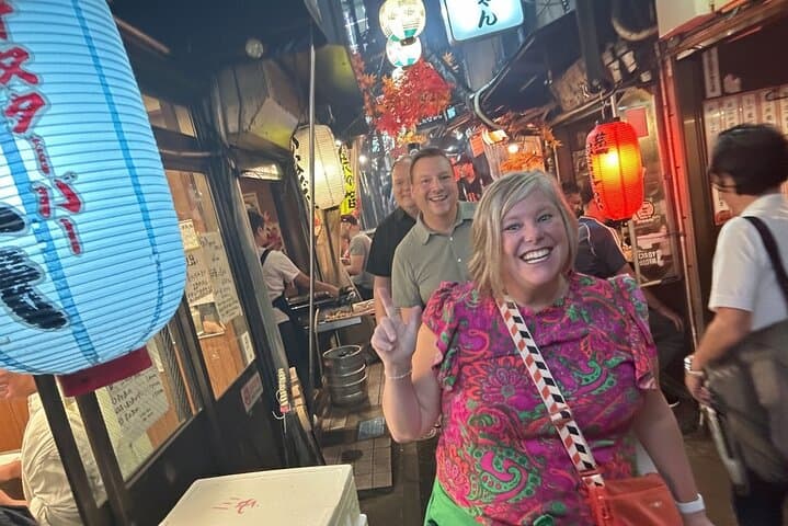 Tokyo Shinjuku Food & Backstreet Culture Tour: 15 Dishes+3 Drinks