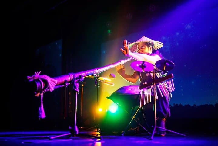 Osaka EBIKEN Entertainment Show and Drinks in Night Namba