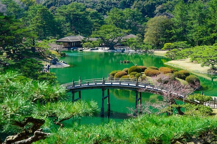 Kagawa: Ritsurin Garden Guided Walking Tour