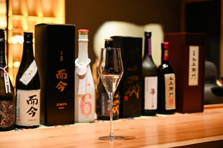 Private Sake Tasting with a Sake Brewer in Osaka(7 Premium Sake)