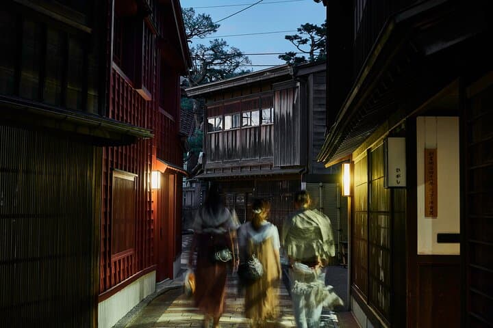 The historic districts of Kanazawa, Samurai & Geishas