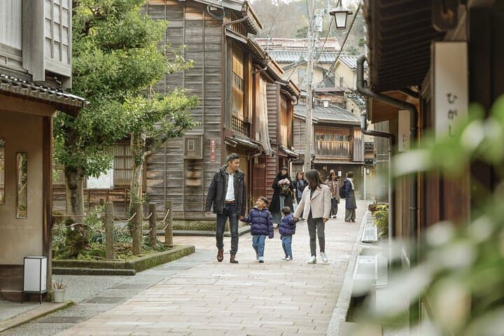 Private Walking Tour of Kanazawa Customizable Experience
