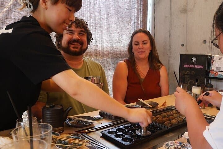 Osaka Cooking Class 17 Tastes Takoyaki Making