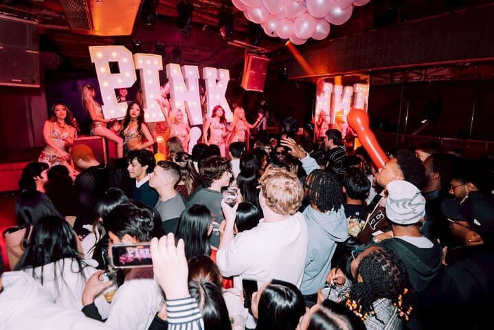 Osaka’s Iconic All-Pink NightClub: VIP Booth, Champagne & Show