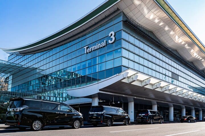 Kyoto to/from Kansai (KIX): Private Van Transfer (One-Way)